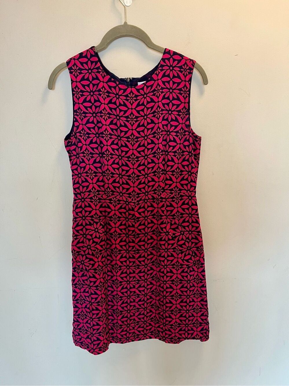 Diane Von Furstenburg size 4 pink navy shift sheath dress